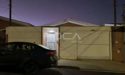 Casa com 3 quartos para alugar no Parque Delta, São Carlos - Sp.