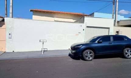 Linda casa padrão para alugar no bairro Castelo Branco em São Carlos