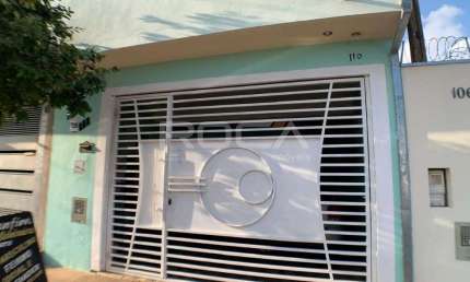 Casa à venda em São Carlos - 4 dormitórios no bairro Cidade Aracy II
