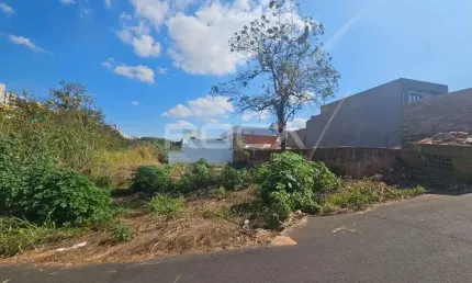 Terreno à venda na Rua Romeu Casale, Jardim de Cresci, São Carlos