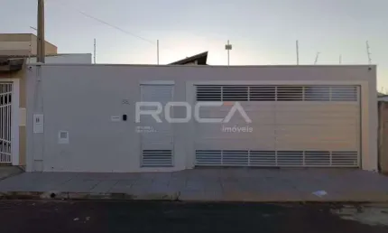 Casa com 3 dormitórios com 1 suíte com closet e 5 garagens no Jardim Embaré, São Carlos