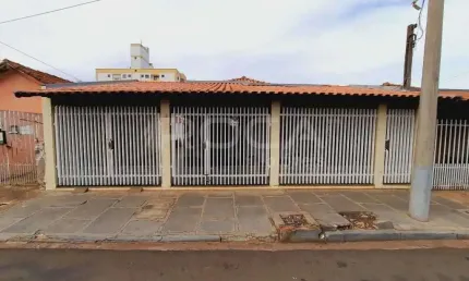 Casa Com Edícula à Venda na Vila Prado - São Carlos