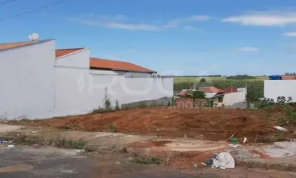 Terreno à venda na Rua Augusto Barbosa, Cidade Aracy, São Carlos