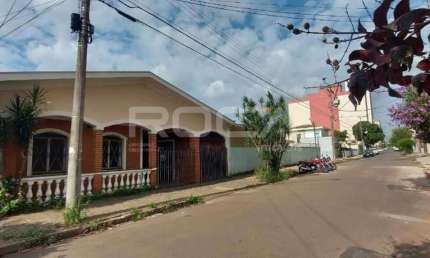 Casa à venda com 3 dormitórios e 2 suítes no Jardim Lutfalla, São Carlos