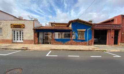 Linda Casa à Venda no Centro de São Carlos - 3 Dormitórios