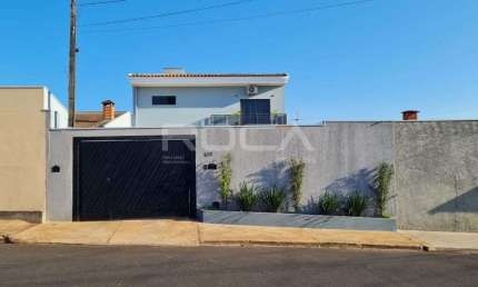 Encantadora casa no Parque Delta, São Carlos - 3 dormitórios e 7 vagas de garagem!
