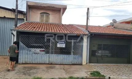 Casa à venda no Jardim Jóckei Club A em São Carlos - 3 dormitórios