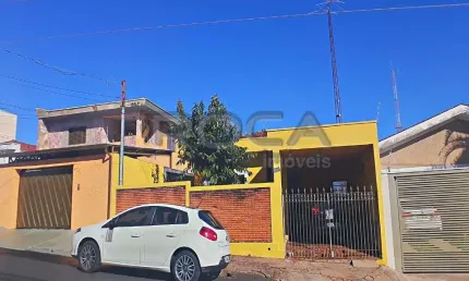 Casa padrão à venda no Centro de São Carlos - 2 dormitórios