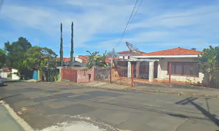 Casa à venda na Vila Faria, São Carlos: 3 dormitórios e suíte!