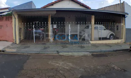 Linda Casa à Venda na Vila Prado, São Carlos - 3 Dormitórios, Suíte e 3 Garagens!