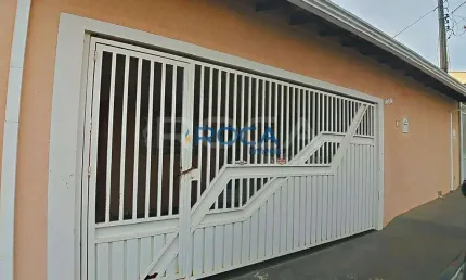 Casa à venda no Jardim Ricetti, São Carlos: 2 dormitórios e canil.