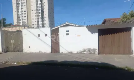 Casa Padrão à venda em Cidade Jardim, São Carlos: 3 dormitórios, edícula e garagem coberta!