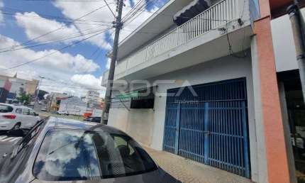 Casa aconchegante no CENTRO de São Carlos com 3 dormitórios e suíte