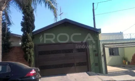 Casa à venda na Vila Carmem, São Carlos - 3 dormitórios, suíte e garagem coberta