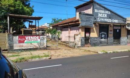 Casa padrão à venda na Vila Prado, São Carlos - 2 dormitórios, 1 banheiro, cozinha e lavanderia!