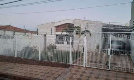 Casa com 3 quartos à venda na Rua São Pio X, 280, Vila Prado, São Carlos