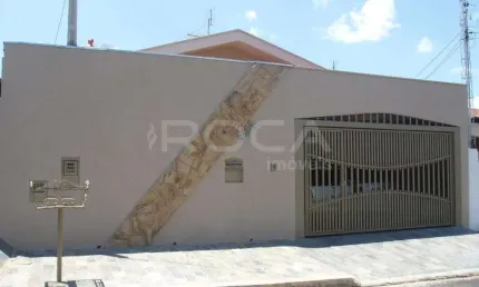 Casa Padrão de 3 dormitórios com suíte em São João Batista, São Carlos