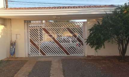 Casa padrão à venda no Jardim dos Coqueiros, São Carlos