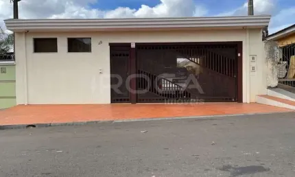 Casa Padrão à venda na Vila Marina, São Carlos - 2 dormitórios, suíte, 2 vagas