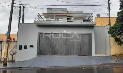 Luxuosa Casa de 4 Dormitórios com Churrasqueira no Jardim Acapulco, São Carlos