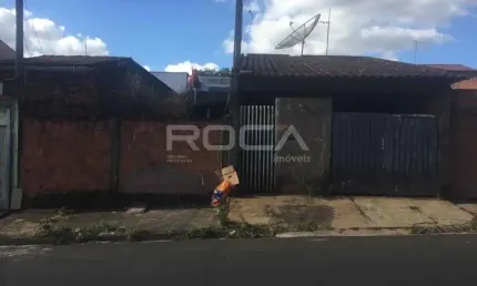 Casa à venda no bairro Cidade Aracy em São Carlos: confira!