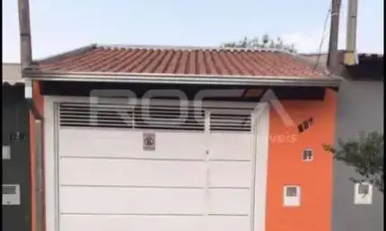 Charmosa casa de 2 dormitórios à venda em São Carlos
