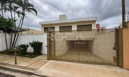 Casa de alto padrão no CENTRO de São Carlos - 4 dormitórios, 2 suítes, 4 vagas