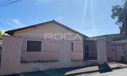 Casa padrão 5 dormitórios na Vila Celina, São Carlos!