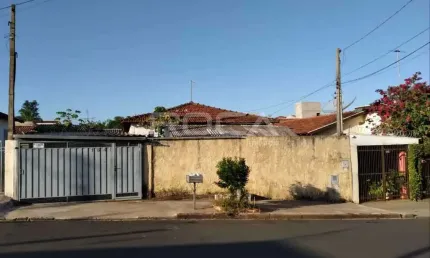 Casa à venda no Jardim Beatriz, São Carlos: 3 dormitórios e edícula encantadora!