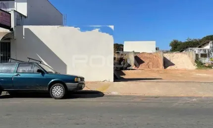 Terreno comercial à venda na Vila Prado, São Carlos: uma oportunidade imperdível!