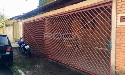 Casa à venda no Jardim Bandeirantes, São Carlos - 3 dormitórios e churrasqueira