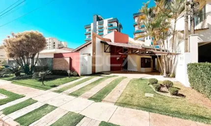 Sobrado de Luxo com Piscina e Campo de Futebol no Parque Faber Castell