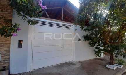 Casa aconchegante com 2 dormitórios no Jardim Araucária, São Carlos