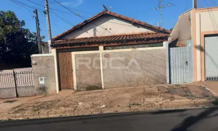 Charmosa casa à venda no bairro Jardim Bandeirantes em São Carlos