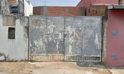 Casa à venda no Jardim Centenário, São Carlos - 2 dormitórios e suíte!