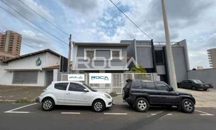 Casa / Sobrado à venda e locação no bairro CENTRO em São Carlos