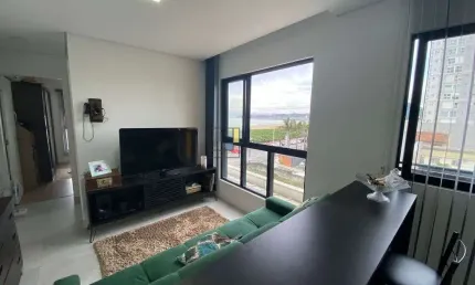 APARTAMENTO 1 DORMITÓRIO, A 30 METROS DO MAR COM VISTA, NO CENTRO, NAVEGANTES/SC