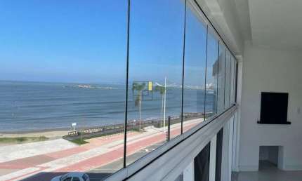APARTAMENTO FRENTE MAR COM 3 SUÍTES, NO GRAVATÁ NAVEGANTES/SC.
