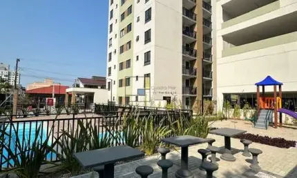 Apartamento novo, 2 dormitórios em baln. piçarras, a 400m do mar.