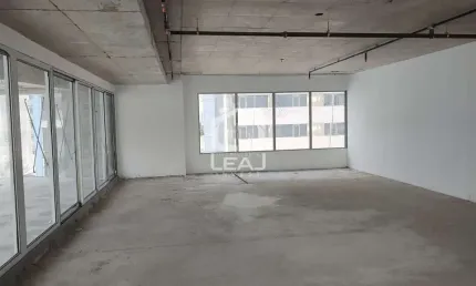 Andar Corporativo de 612m² com 6 vagas de garagem à venda por RS 16.500.000,00 e para locação por R