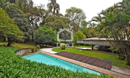 Casa Térrea à Venda, Cidade Jardim, com 976 m², 3 Suítes, 8 Vagas, Piscina, Quintal e Jardim por R$