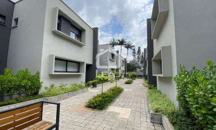 Sobrado para venda e locação, 5 dormitórios, sendo 4 suítes - R$4.5000,00 ou R$ 38.500,00  (pacote)