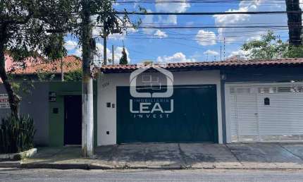 Casa com 3 quartos para alugar na Rua Bartolomeu Feio, 331, Vila Cordeiro, São Paulo