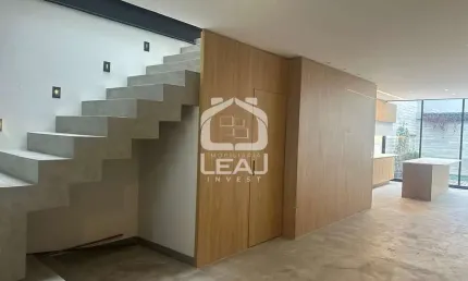Casa/Sobrado à Venda no Campo Belo, 180 m², 3 Suítes, Lavabo, 2 Vagas e Piscina por R$1.780.000,00
