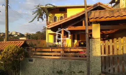 Excelente Sobrado à Venda, 142m², 3 Dormitórios, 3 Vagas, R$ 550.000,00, Vila Leonor, Itapecerica d