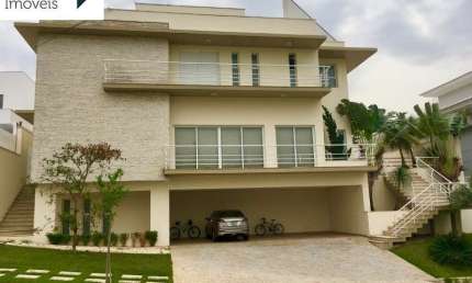 Linda casa em condomínio exclusivo em ótima localização, bairro nobre, em frente à pista de caminhada do Pq. Campolim