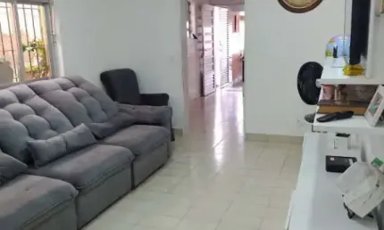Sobrado  para comercio e residência com quintal e churrasqueira para compra na Região do Bosque da Saúde!!!