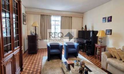 Venha conferir essa incrível oportunidade de morar em uma casa térrea com acesso por uma elegante escada!