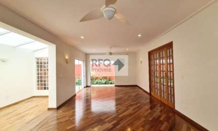Linda casa à venda  podendo ser comercial ou residencial com 3 dormitórios na Regiao de MIrandopolis perto do Shopping e do metro santa cruz !!