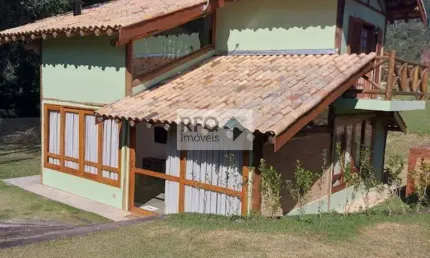 Casa à venda em condomínio fechado na Regiao de Santo Antonio do Pinhal!!!